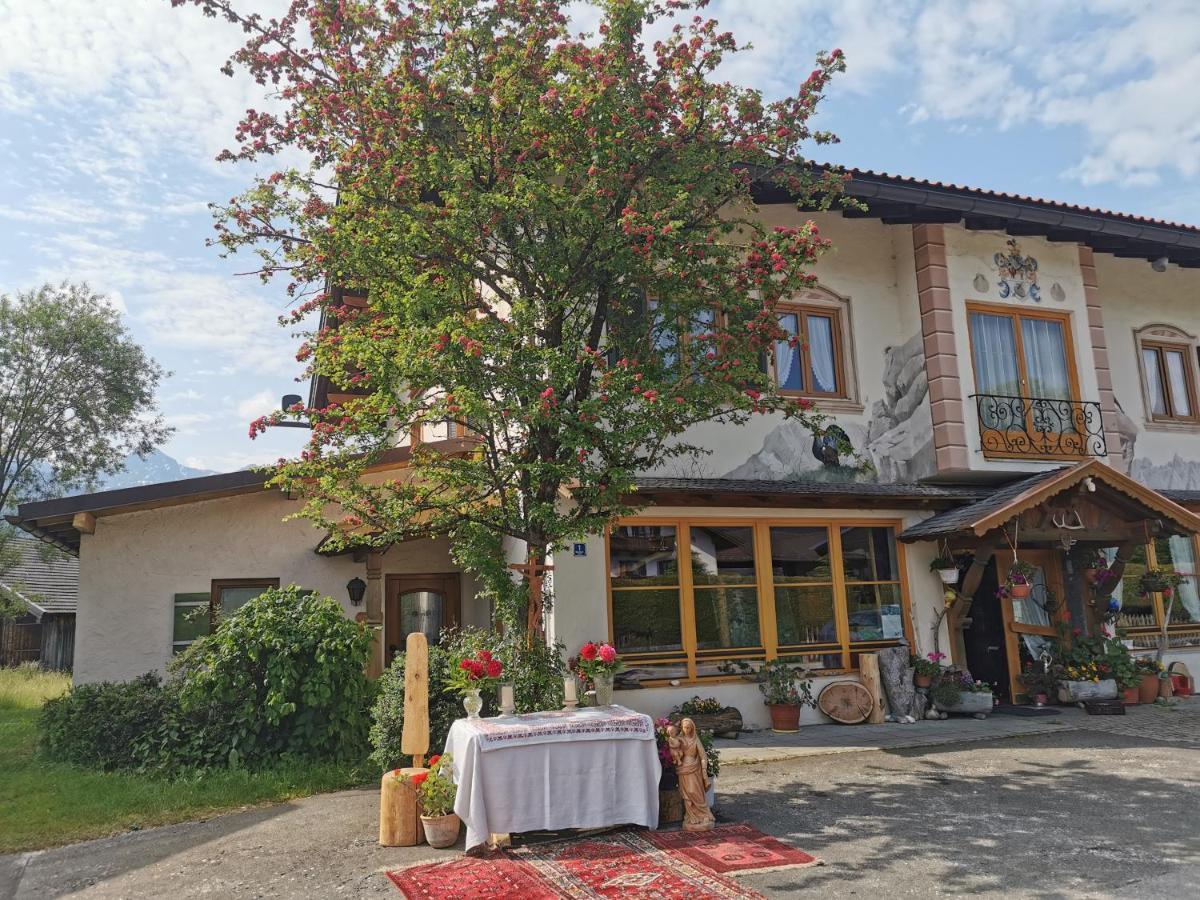 Hotel Gästehaus Berghof Krün Exterior foto