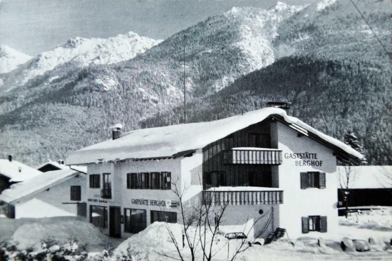 Hotel Gästehaus Berghof Krün Exterior foto