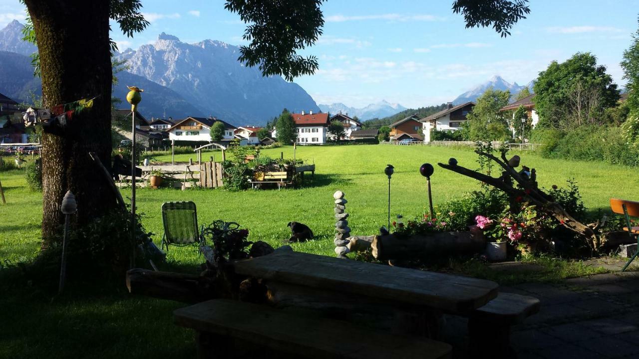 Hotel Gästehaus Berghof Krün Exterior foto