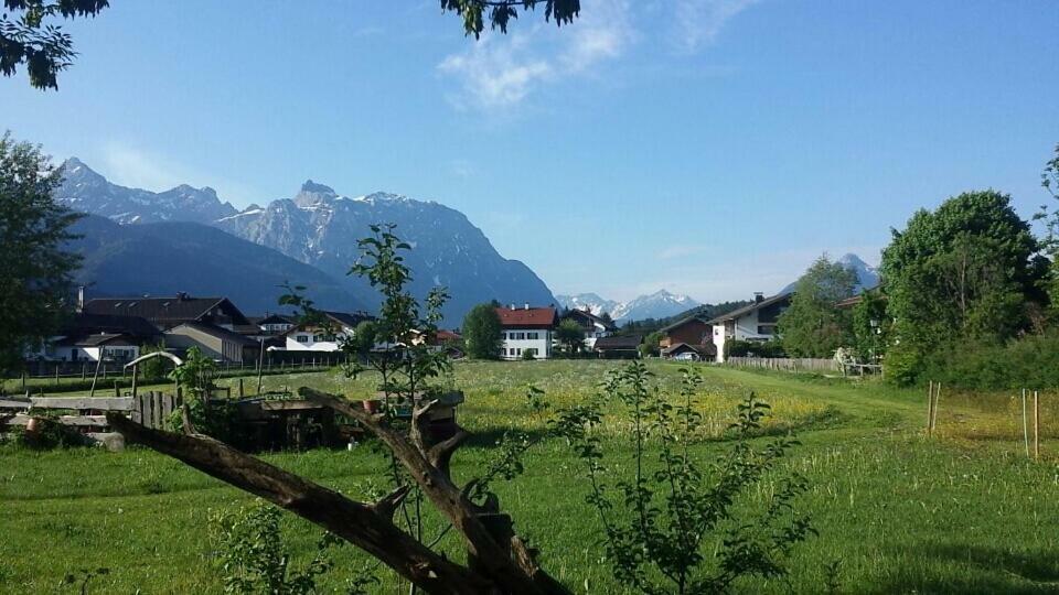 Hotel Gästehaus Berghof Krün Exterior foto