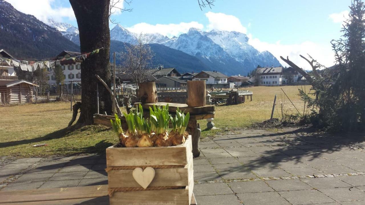 Hotel Gästehaus Berghof Krün Exterior foto