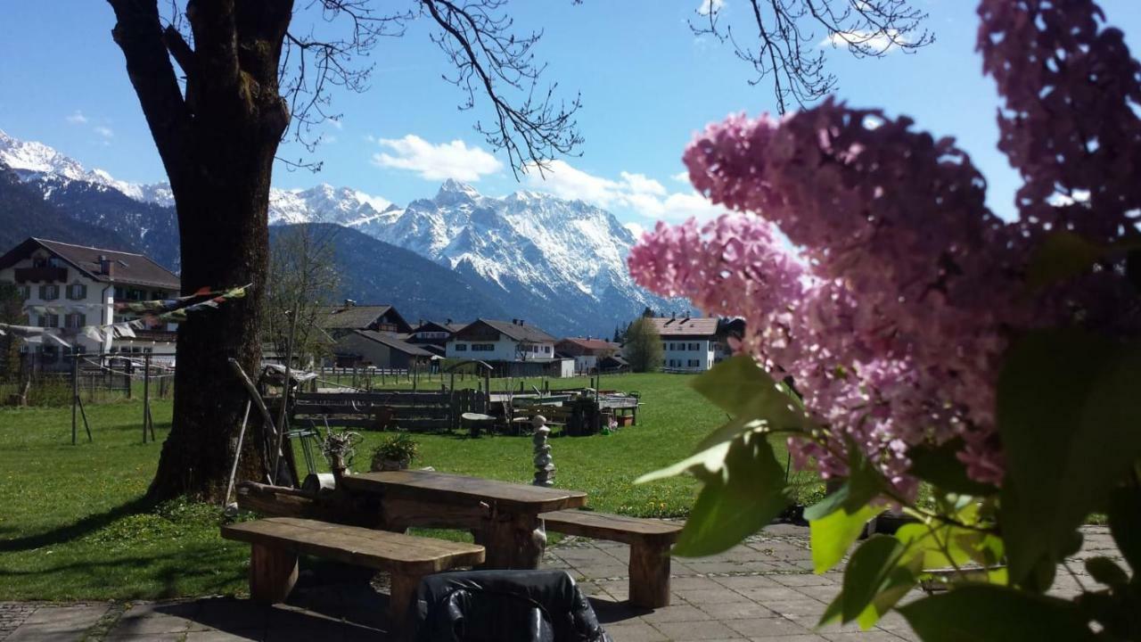 Hotel Gästehaus Berghof Krün Exterior foto